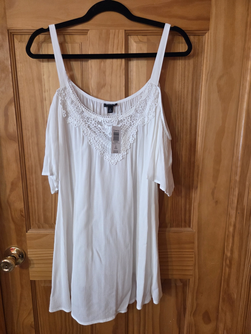 torrid White Lace-Trim Cold Shoulder Tunic